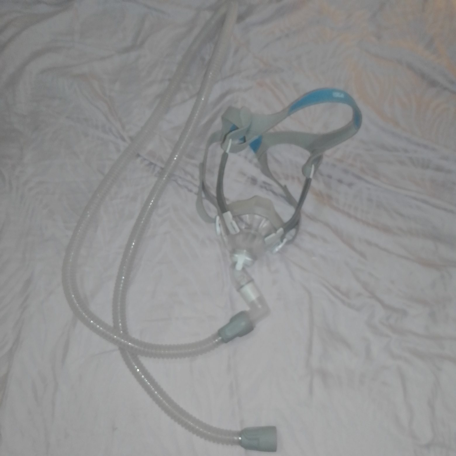 NEW CPAP STILL PERFECT CONDITION & CHEAP