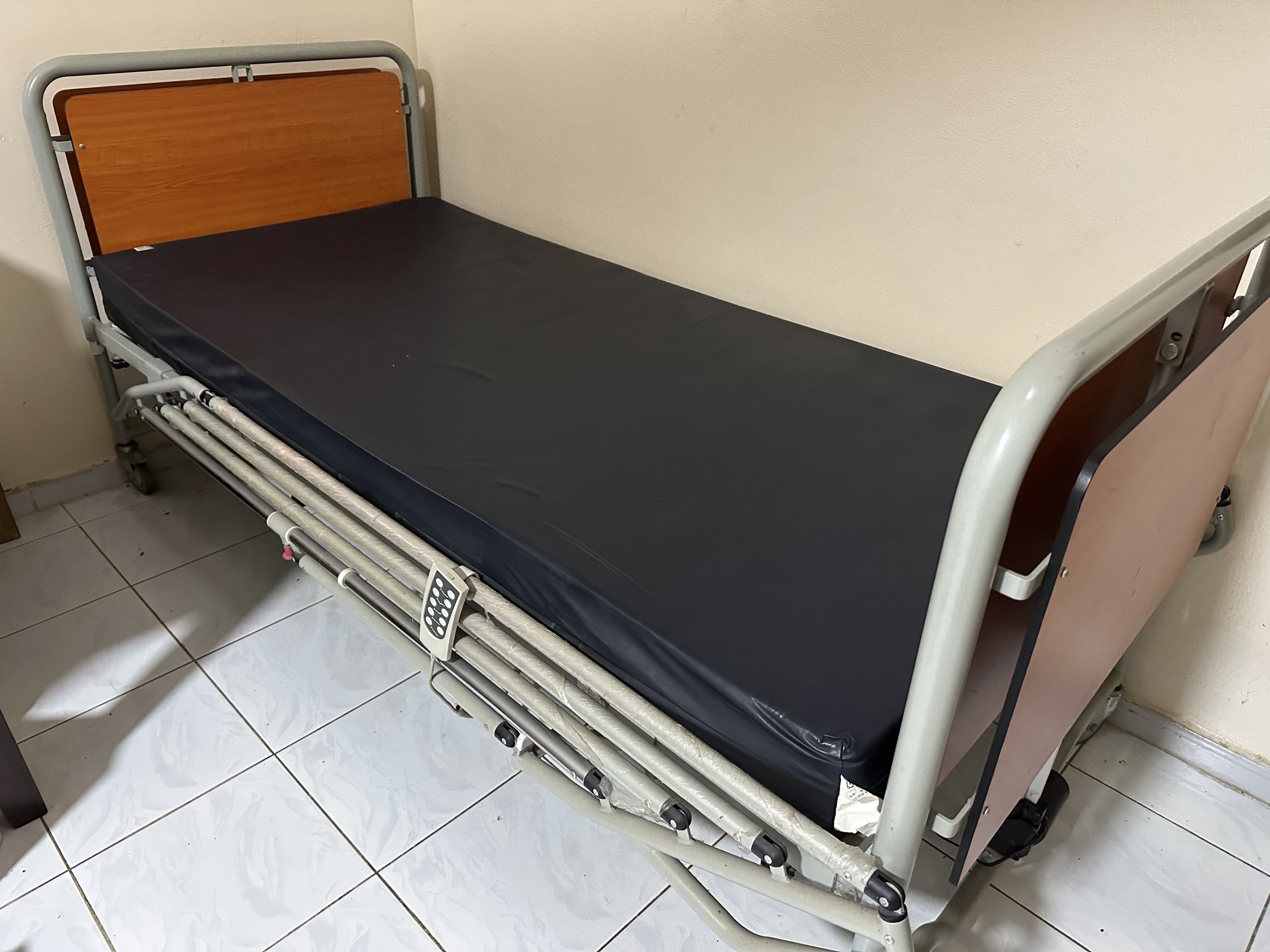 Medical Electric bed with 5 settings