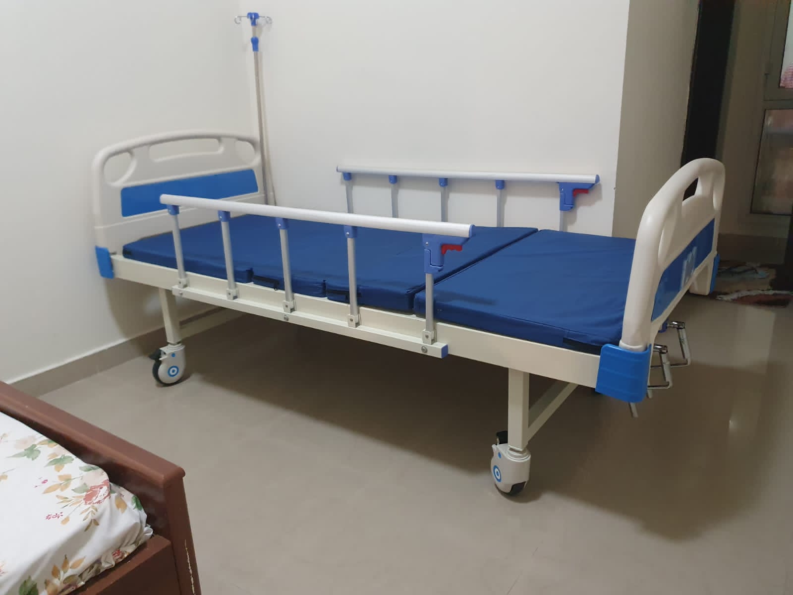 Hospital bed for sale