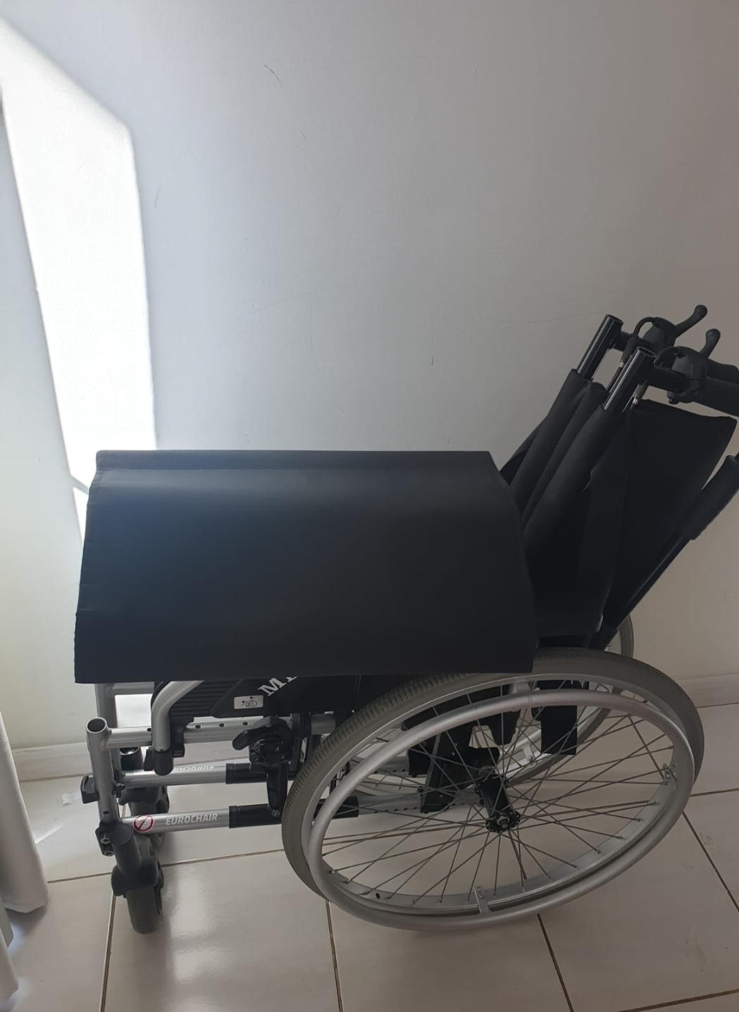 Wheelchair With Adjustable Back And Legs Motion