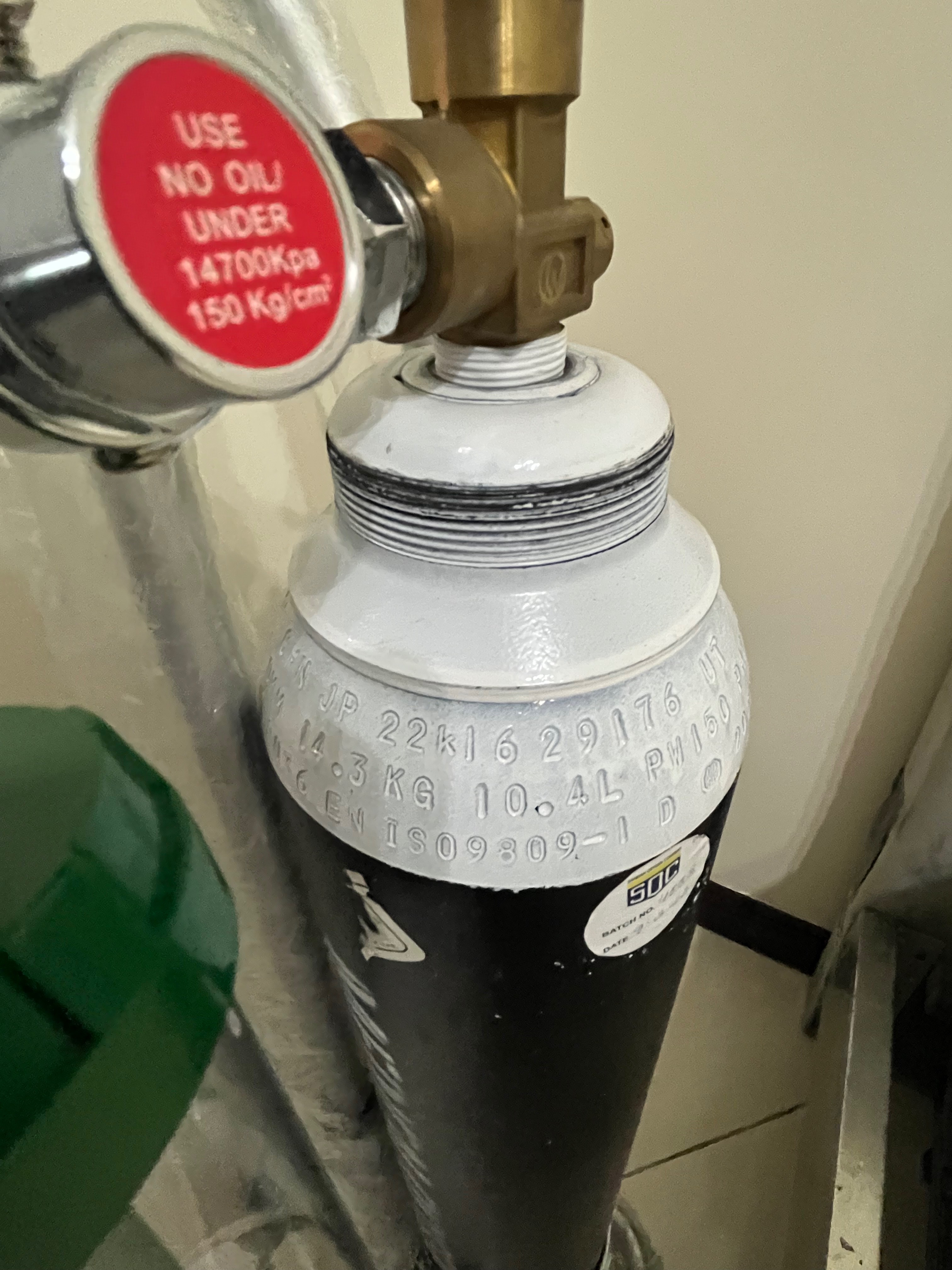 Oxygen Cylinder Full Set 10kg With Trolley And Regulator
