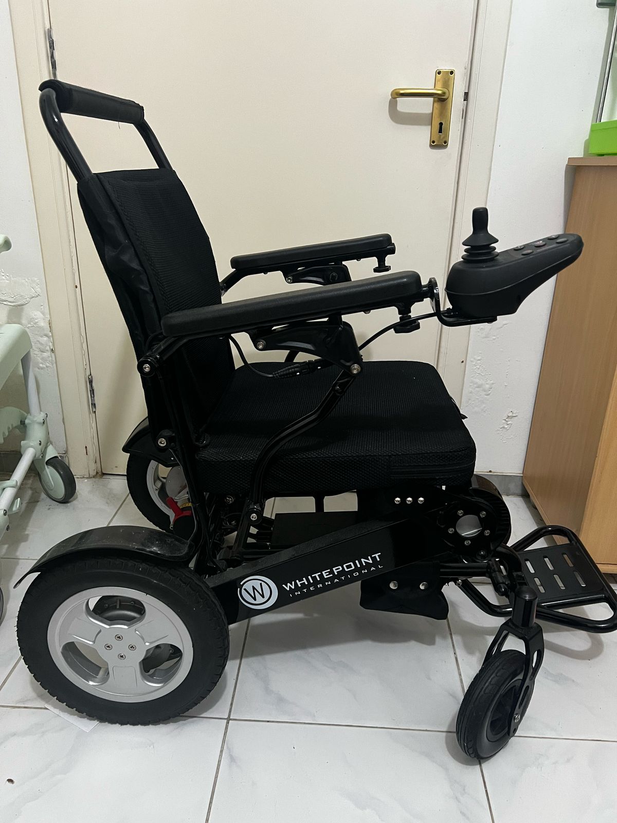Electric wheel chair